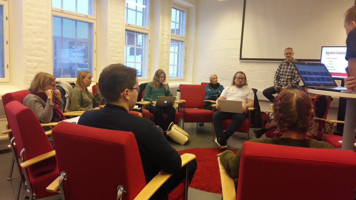 Training session avec les teampreneurs, le cercle de dialogue <a href="/TiimiakatemiaFI/">Tiimiakatemia</a> #germefinlande #1experiencedavance