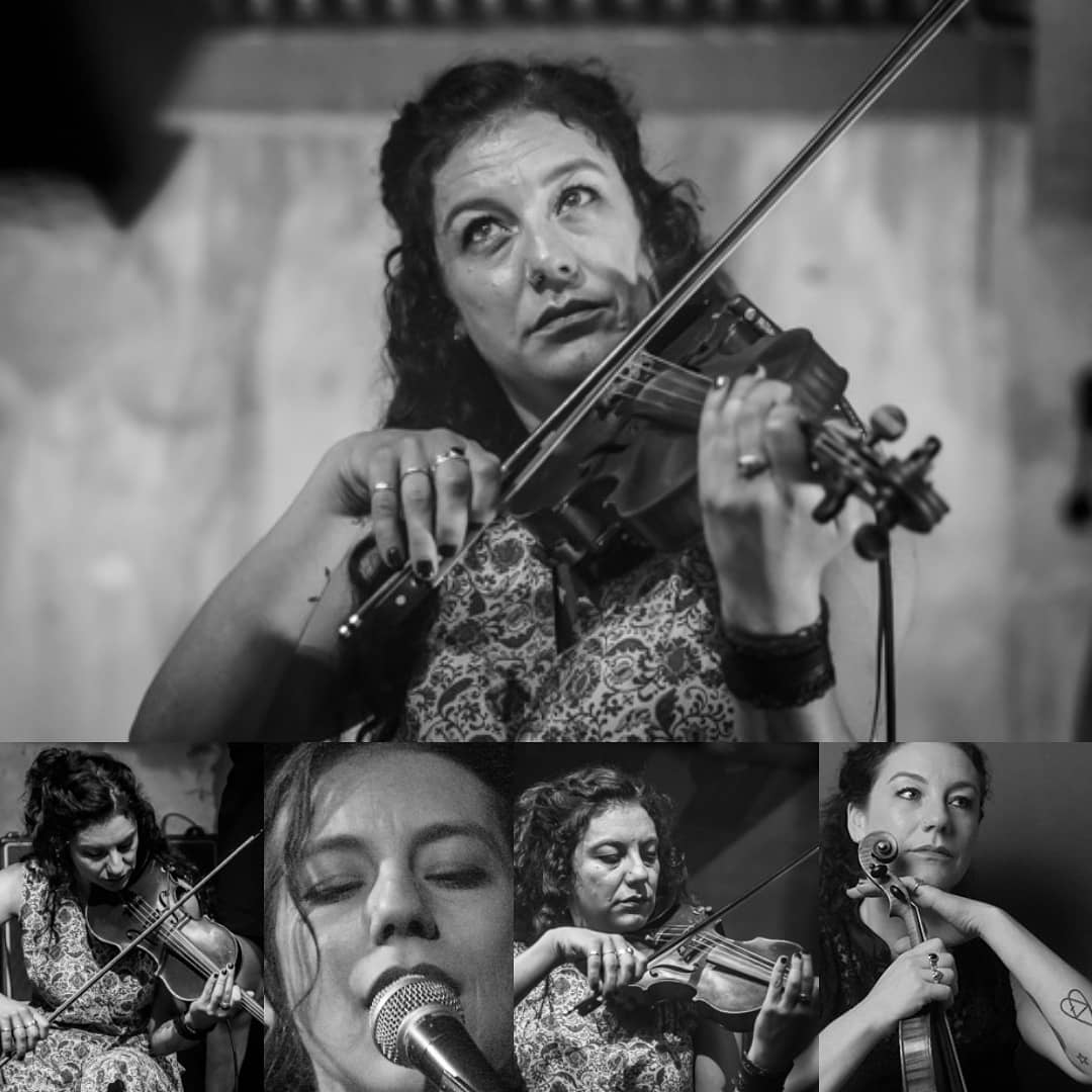 Cafe_Central's tweet photo. Café Central and Some Noise present JESSICA MOSS ... TONITE Nov.28/Brussels. 🎻More info : https://t.co/KwwviiUB8c
...
#brussels #brüssel #bruxelles #cafeconcerts #bruxellesmabelle #welovebrussels #seemybrussels #BXLove #uitinbrussel #visitbrussels #jessicamoss #music #violin https://t.co/g9ZRdoXtD3