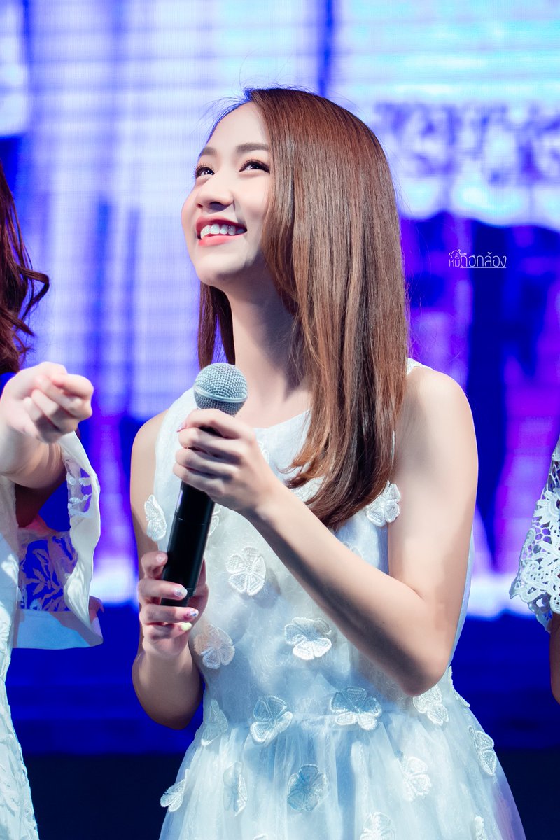 BearholdingCam's tweet photo. คุณเค้ก~💕

[181125] #BNK48 #CakeBNK48 Mini Concert @ TOYOTA Master CS:GO
#CSGO 
#ToyotaMasterCSGO https://t.co/Ck9WijGBt1