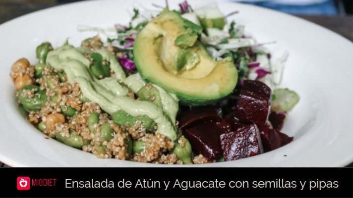 MioDietApp's tweet photo. Ensalada de Atún y Aguacate con semillas y pipas. https://t.co/hJqJYacAH8 https://t.co/jM7eEaEsjC