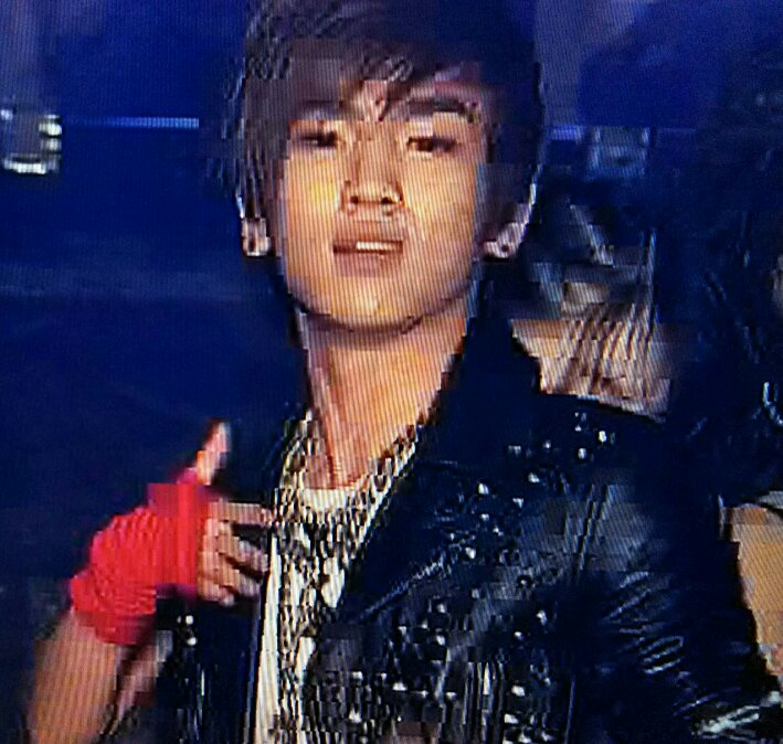 akeytsukako's tweet photo. 私のシャイ活・KEYの原点はここかもしれない🥰

2009年 ミロコンでの 'Xiahtic'🎵
ジュンスと堂々とコラボする青年🕺💞

何気なく見ていたのは まだ18歳のボミちゃん✨❣️❤

#SHINee #KEY #FACE 
#The1stAlbum_FACE 
#SHINeeKeySoloDebut #KEYLAND 
#ミロコン #シア #Xiahtic https://t.co/lhOndcxIQW