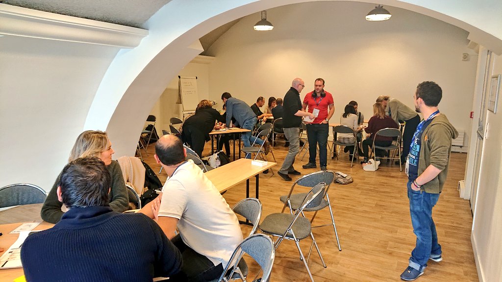 SoatAgile's tweet photo. "À la découverte de vos utilisateurs" animé par les coachs @SoatGroup à @FlowConFR #FlowConFR18 #FlowCon https://t.co/R2xivrIuHQ