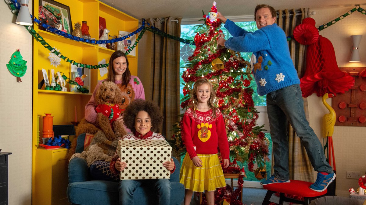 WaffleWonderDog's tweet photo. Calling all Waffle fans! 

"Waffle’s First Christmas" - a brand new, special, extended episode for Christmas time will be shown on Thursday 20th December at 5pm on CBeebies.
@CBeebiesHQ 
#WaffletheWonderDog https://t.co/2dg17wg9Ij