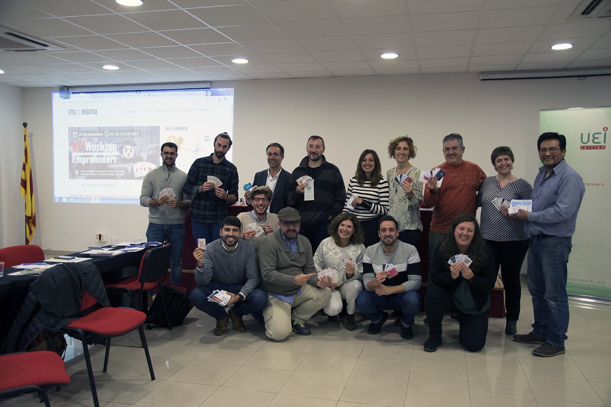 📸 FOTO de GRUP del #networking d'ahir "Vine a jugar les teves cartes". Cares conegudes i de noves quesumen a la Comunitat Digital de #granollers #vallesoriental
#speedconsulting #punttic #emprenedoria #canmuntanyola