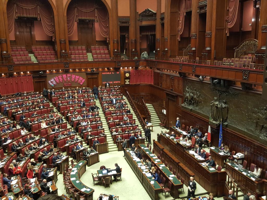 Stamattina in visita a #Montecitorio con i miei studenti di #economia e con quelli di #scienzepolitiche del prof. @ClementiF @UniperugiaNews