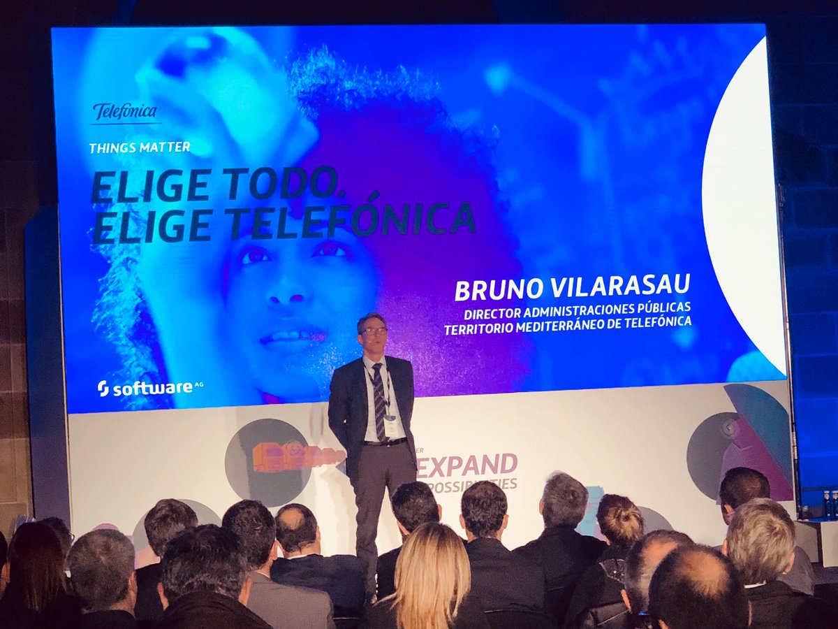 BlascoIrene's tweet photo. Y para finalizar el evento #thingsMatterTEF @brunovilarasau Director Administraciones Públicas Territorio Mediterráneo, Elige Todo, Elige Telefónica @TelefonicaCAT https://t.co/JGtbFnZxJW
