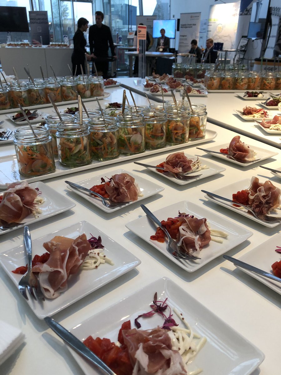 ProcurementLDRS's tweet photo. Our networking lunch is in full swing! #PLForum https://t.co/JFkYHpfWZm