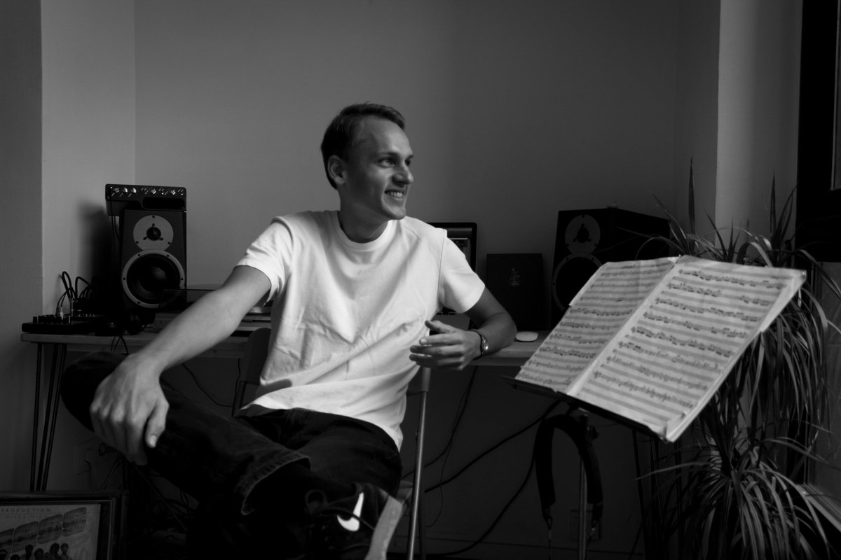 'polished and authentic instrumentals' 

Getting to Know producer @thijsenterprise Read ➡️bit.ly/2RkOMWe

#WednesdayWisdom #Music #Interview #New #Album #Instrumentals #HipHop #Producer #Jazz #Soul #Funk