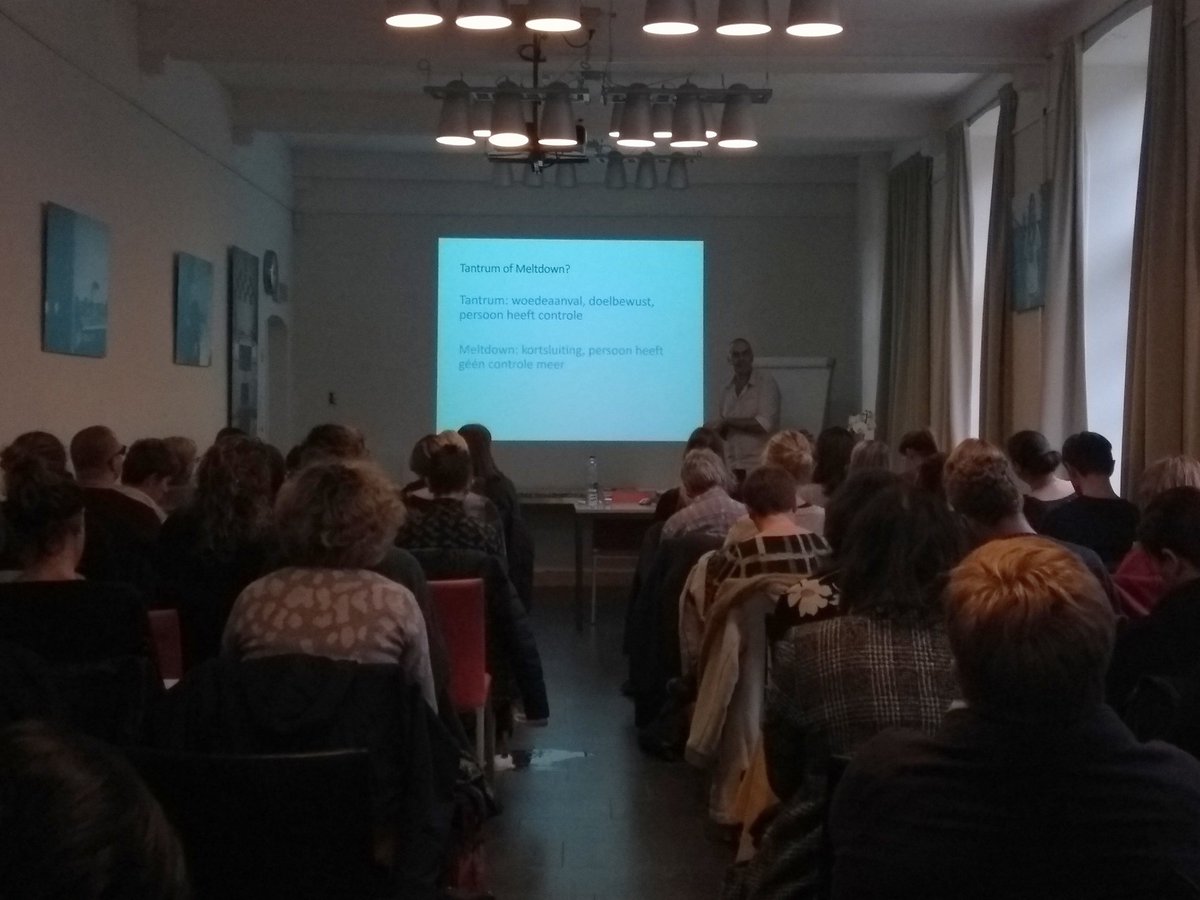 AutismeCentraal's tweet photo. ''Wat is het verschil tussen een tantrum en een meltdown? Het is niet altijd even duidelijk. Het is belangrijk om de persoon in kwestie goed te kennen!'' #ACmc2018 #autisme @steven_degrieck https://t.co/Myz7I5HGPZ