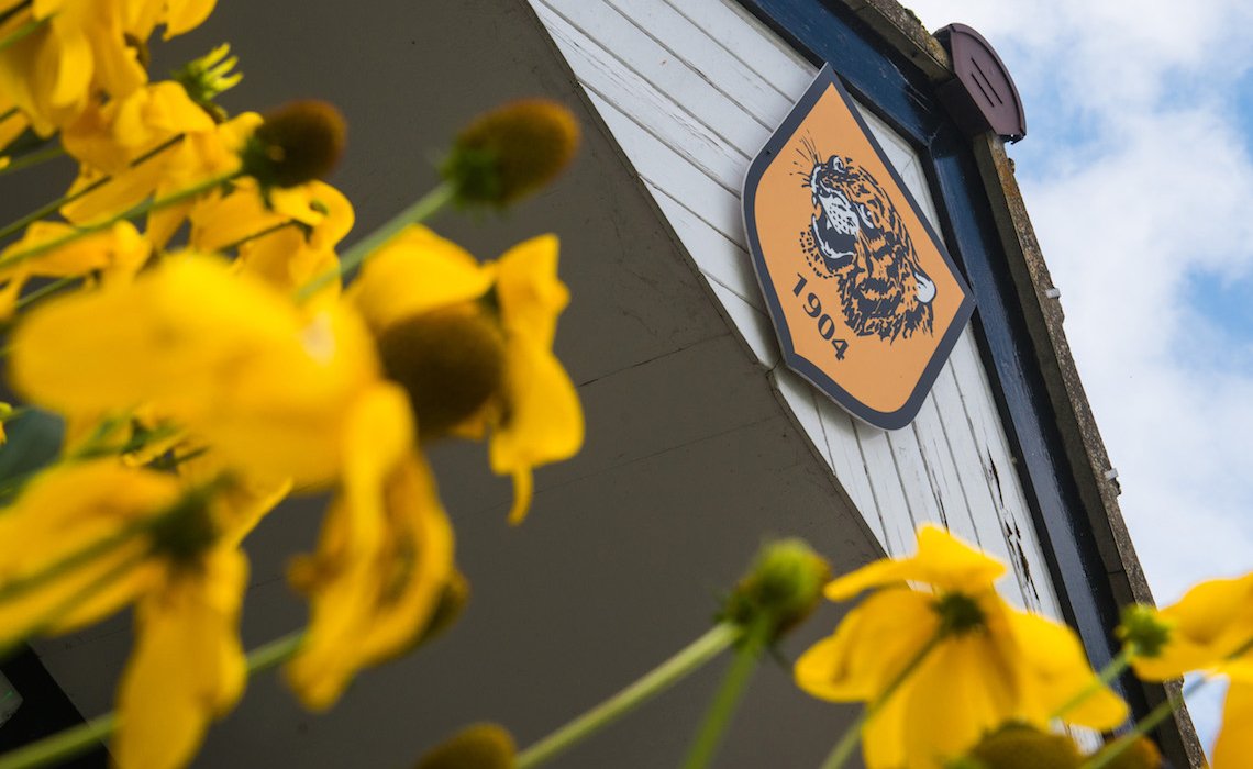 HullCityAcademy's tweet photo. We are currently seeking to recruit multiple Casual Physiotherapists to assist in the delivery of the Academy medical provision to the School Boy programme (U9s -U16s). 

Full Details ➡️ https://t.co/UBIf569s9A 🐯⚽️ #hcafc #theTigers https://t.co/ScHv4qF5ny