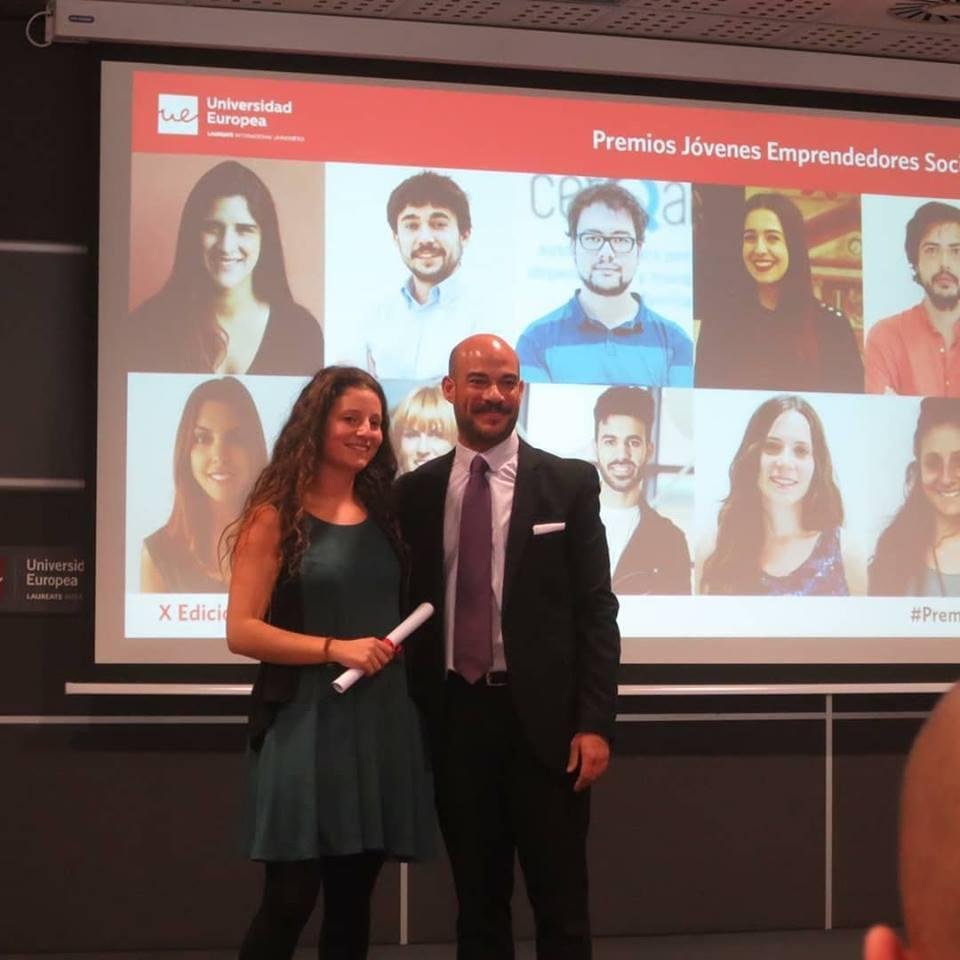 emprendeCdB's tweet photo. Muy orgullosos de que nuestra emprendedora y socia fundadora de la escuela activa @MageaEscuela, Ibone Velerdi, sea una de las ganadoras de los🏆 #PremiosJóvenesEmprendedoresSociales de la @UEuropea  
¡¡Enhorabuena 👏👏!! #innovamosBurgos 
https://t.co/u8kw6W5fte https://t.co/ApASiPHwtf