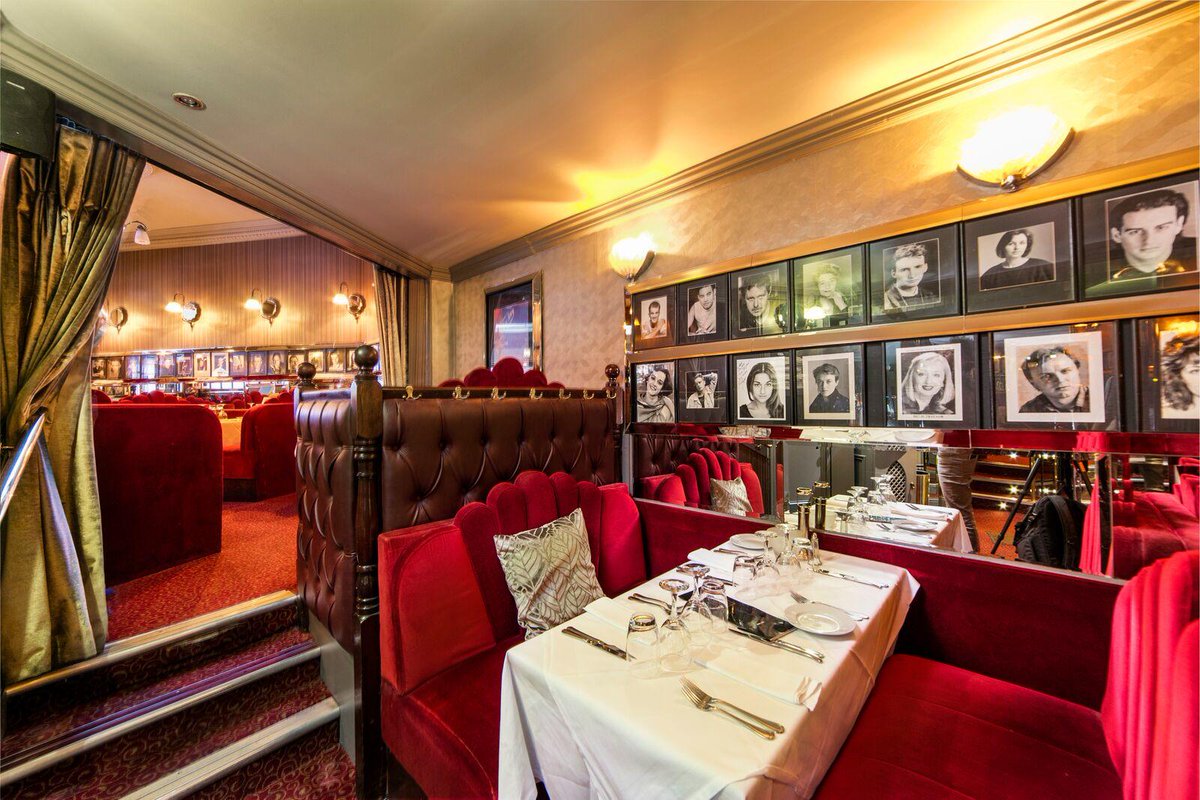 The perfect place to celebrate with friends and family this seasonal period! 

🍗 Have a look at our full menus on our website: bit.ly/TrocaderoResta…