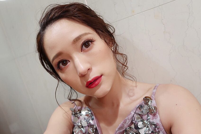 Chay 今日はバッチリメイク Kate Spade New Yorkのパーティへ 新デザイナーnicola Glassさんのデザインもとても素敵でした 新作ワンピは胸元がスペード型 T Co Ggh7pqbe2q Twitter