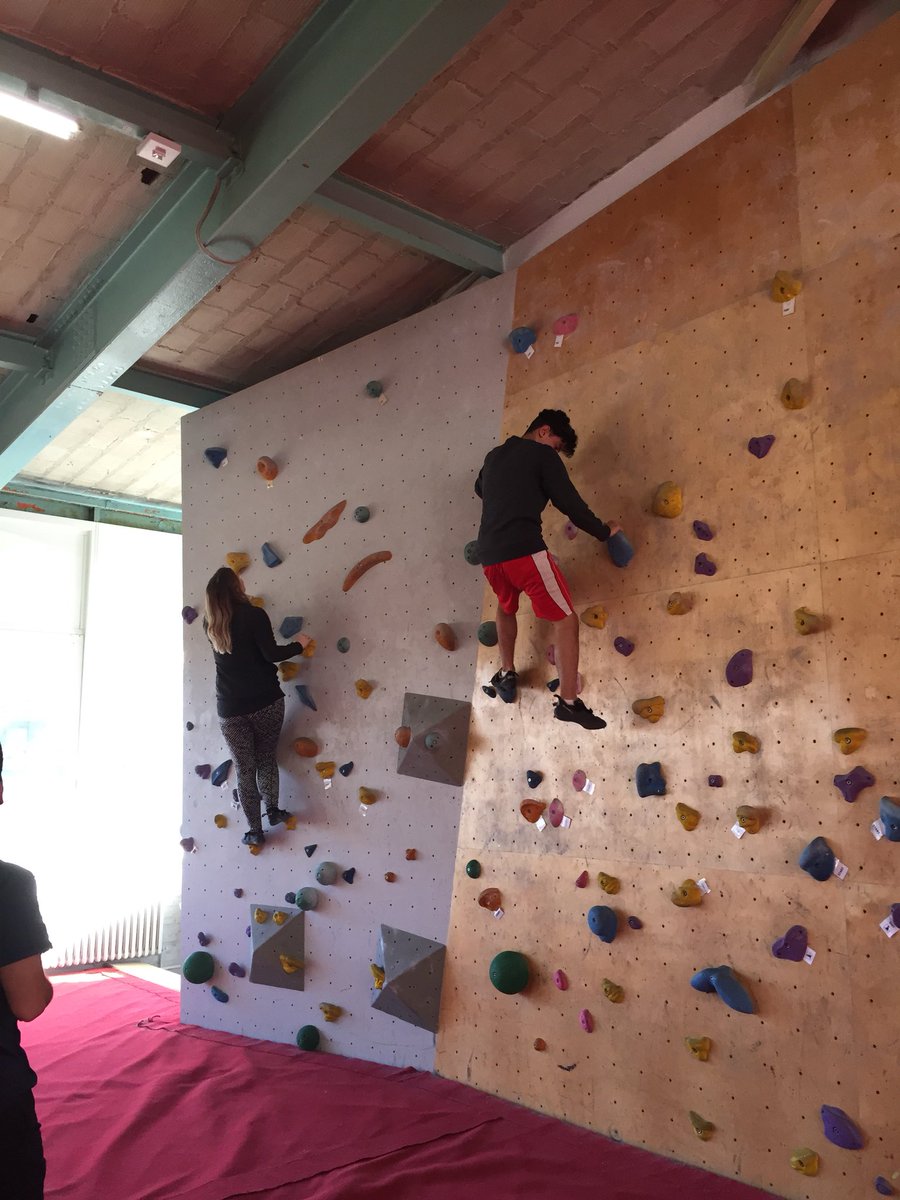 Agentur_e_h's tweet photo. Volle Action beim Bouldern- Fit4Future💪🏽💪🏽
#gesund #bewegung #Workshop #Fit4Future #Aoknordost #AOK #Gesundheitsprävention #experience #Futureforus https://t.co/XkfAMtLdfW