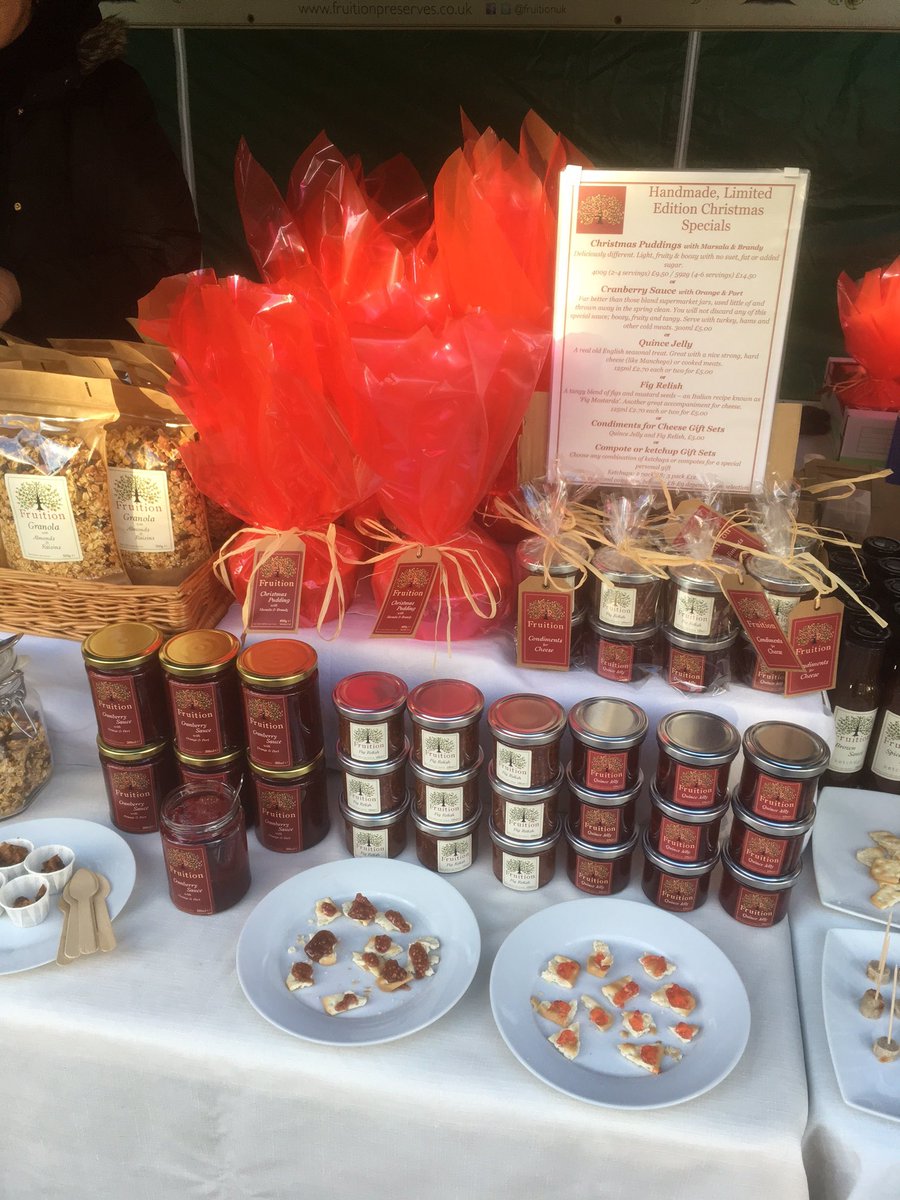 Christmas shopping or stocking up on essentials? You’ll find everything at Feast from Christmas wreaths to chutneys, cranberry sauce, chocolate truffle puddings &amp; much more. All at our FreshnGreen market on Norwood Rd. #christmasshopping #freshproduce #westnorwood