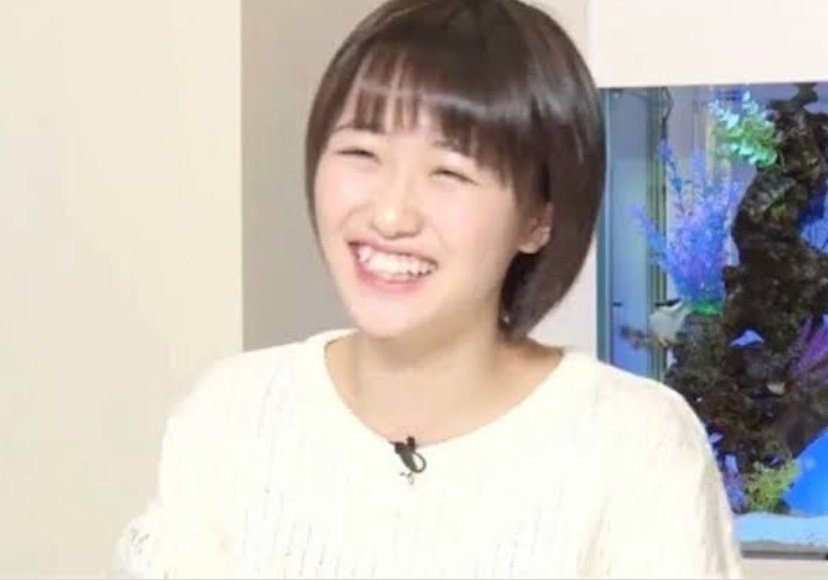 ট ইট র なつい 二番煎じ 二階堂2子 と工藤遥さん八重歯の生え方も目じりの下がり方も一緒なのもはや姉妹通り越してドッペルゲンガーなのでは