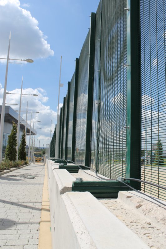 zaunlimited's tweet photo. Come and see @zaunlimited @ISExpo18 today and tomorrow to find out more about our crash rated temporary fencing systems. We're at #standF41 with @hc_security @TSPProjects @HarperChalice #InternationalSecurityExpo #perimetersecurity #perimetersecuritysystems #crashrated https://t.co/UtQ7yQoezG