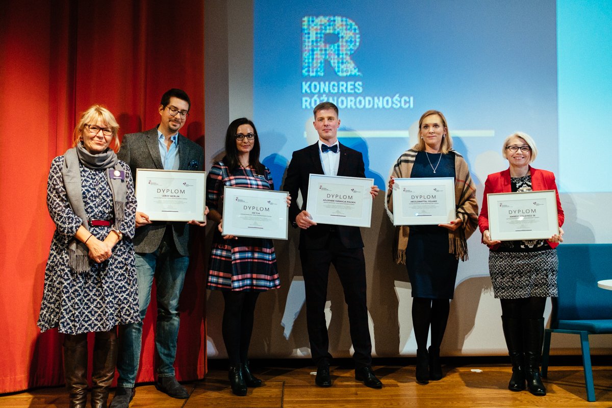 FOB_Poland's tweet photo. Witamy nowe firmy w Programie Partnerstwa FOB! 🎉
#Aflofarm Farmacja Polska, AkzoNobel, @AmRestHoldings @ArcelorMittalPL, #CCC i LeroyMerlin https://t.co/JKIOi9XIzV #CSRwPL #współpraca https://t.co/BvSgw8Tnxq