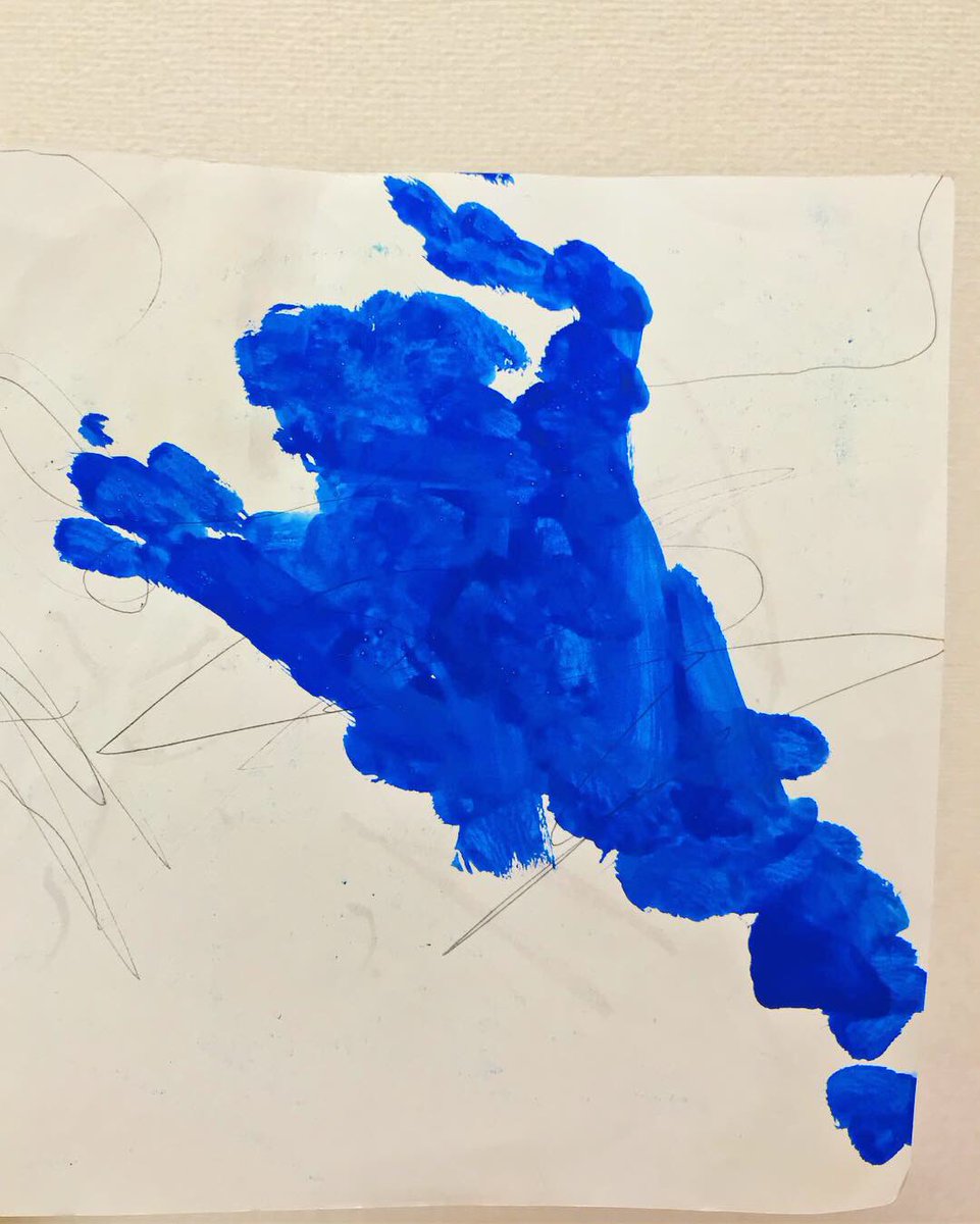 かぶさきりょうこ Twitterissa 画伯の絵 おばけかくの あおいの おうちにくるの あたま おてて ２歳児 のおばけのお話 話していることはいつも同じ 妙にリアルです おばけ こどもの絵 子供の絵 絵 絵の具遊び
