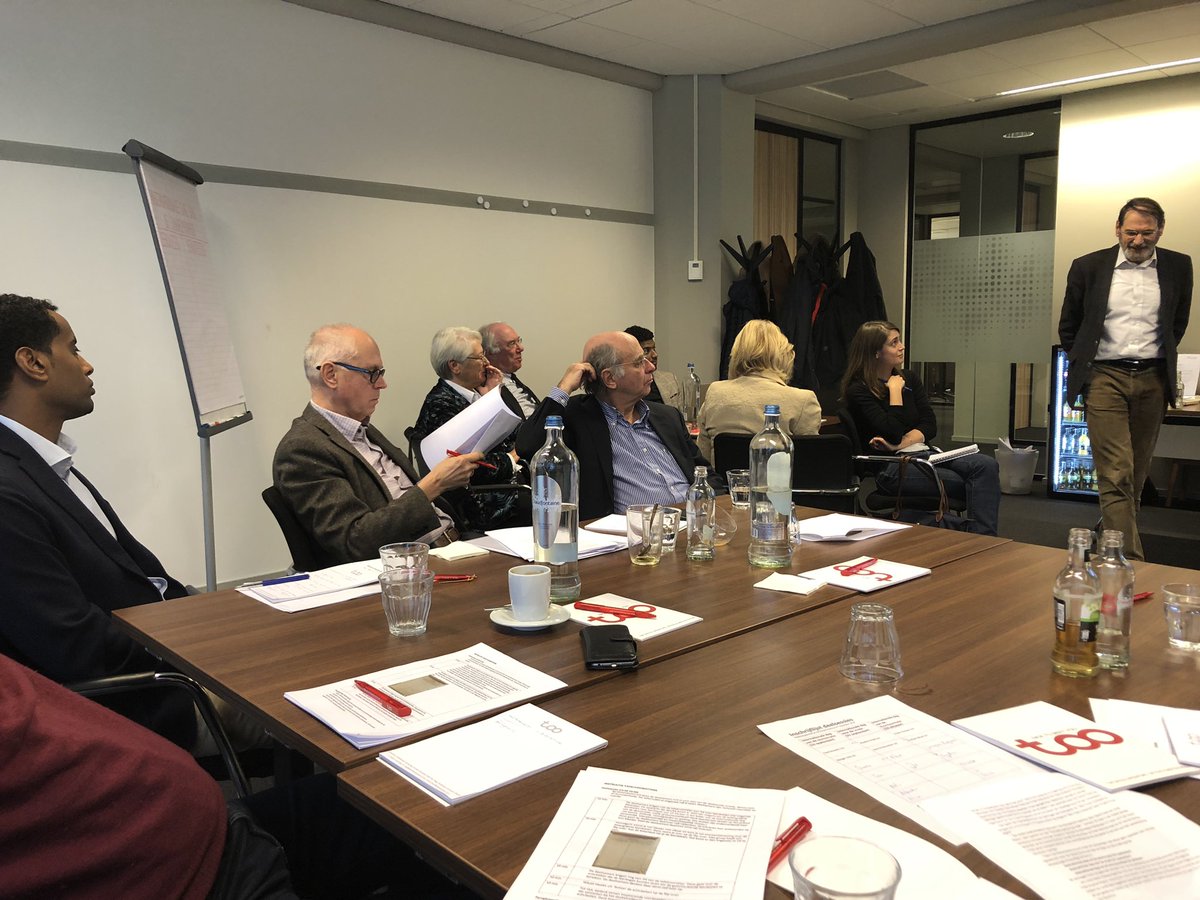 alaattin_erdal's tweet photo. Samen komen we verder! Leden van bestuur, RvA, CvA, partners en van jury #inespo komen bijeen, om nader input te leveren voor het lespakket #burgerschap ontwikkeld door @StCosmicus! #najaarsbijeenkomst https://t.co/hIPYtEUmDV
