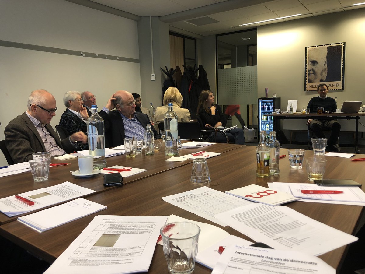 alaattin_erdal's tweet photo. Samen komen we verder! Leden van bestuur, RvA, CvA, partners en van jury #inespo komen bijeen, om nader input te leveren voor het lespakket #burgerschap ontwikkeld door @StCosmicus! #najaarsbijeenkomst https://t.co/hIPYtEUmDV