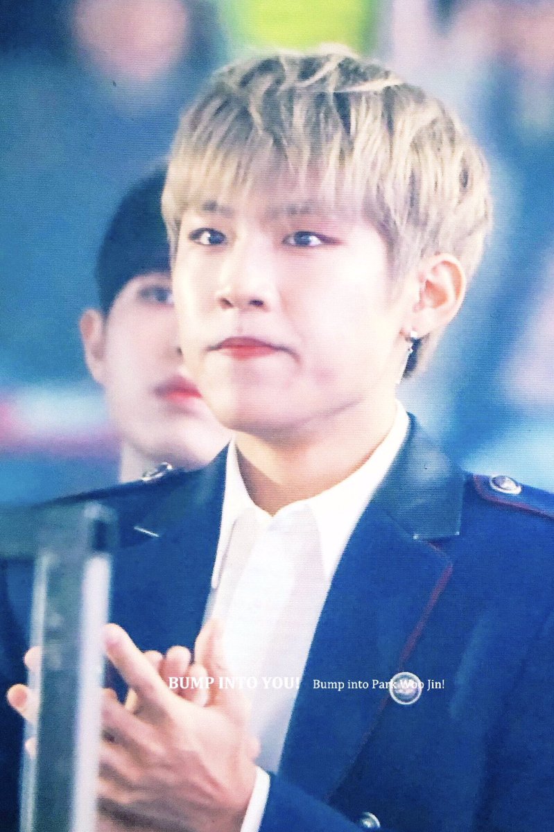 bumpintoyou1102's tweet photo. 181128 AAA
（’へ’）
#WannaOne #워너원 #Wannable #워너블
#ParkWooJin #박우진 #WooJin #우진 https://t.co/TRQjveC2y6