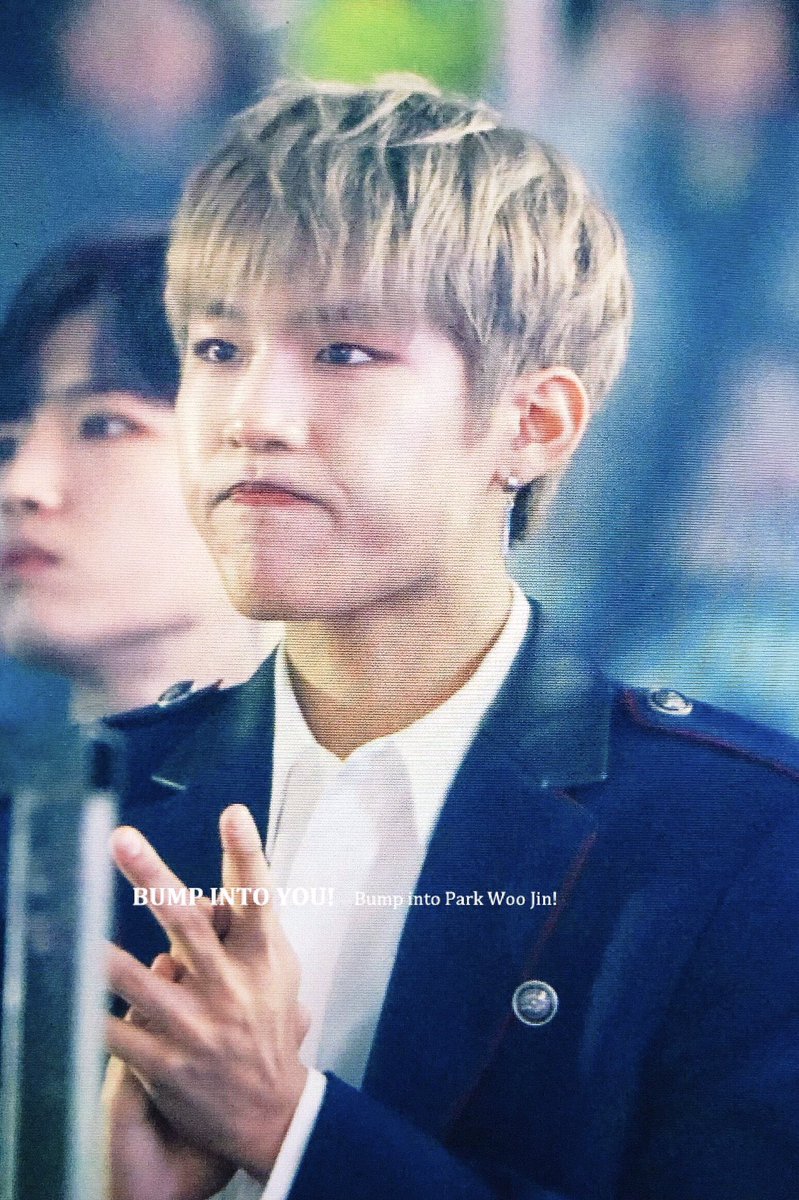 bumpintoyou1102's tweet photo. 181128 AAA
（’へ’）
#WannaOne #워너원 #Wannable #워너블
#ParkWooJin #박우진 #WooJin #우진 https://t.co/TRQjveC2y6