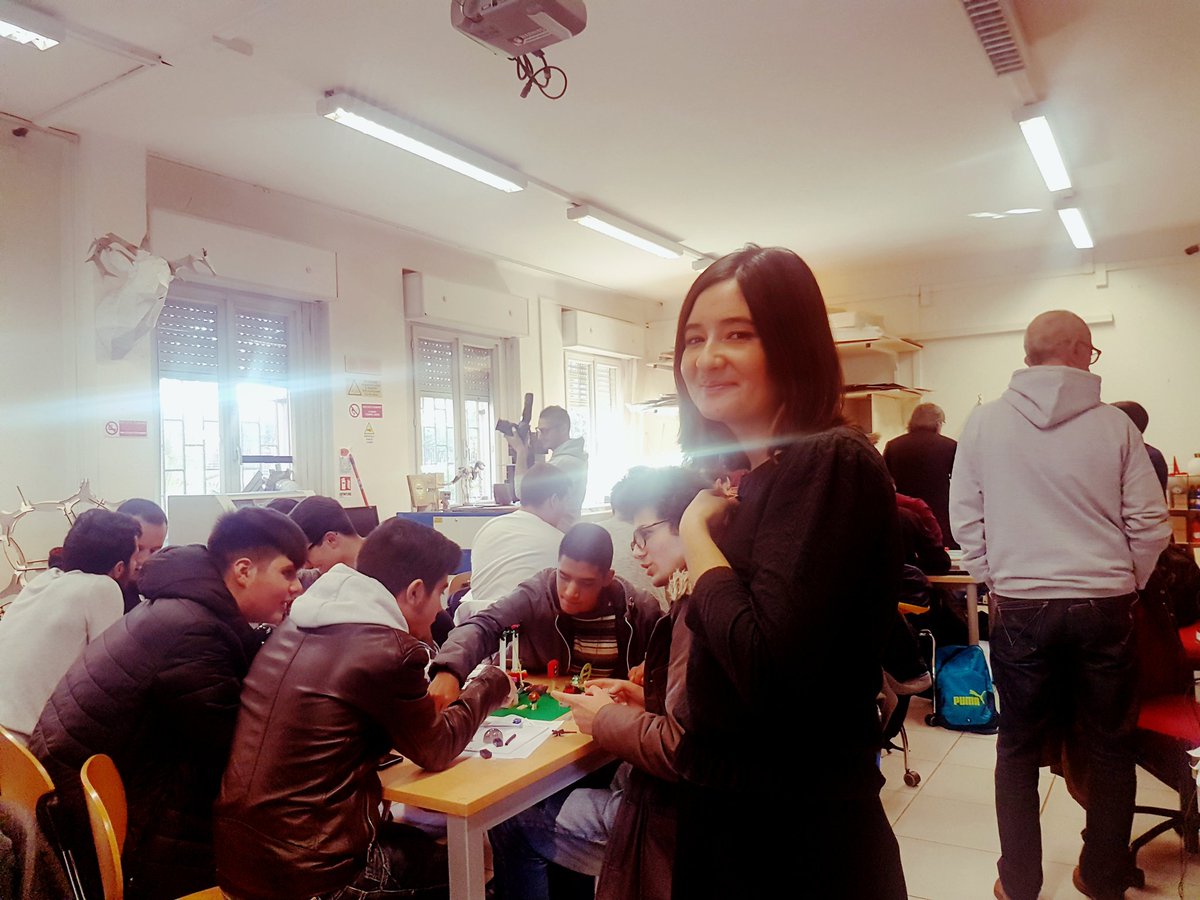 fmdigitale's tweet photo. @CStajano @francesca_fmd @ilaria_FMD Tre donne e colleghe della @fmdigitale ad animare la sessione @LEGOSERIOUSPLAY oggi alla #PalestraInnovazione in occasione di #clicode #hackathon con @wurth_italia https://t.co/AK6zpCOwAC
