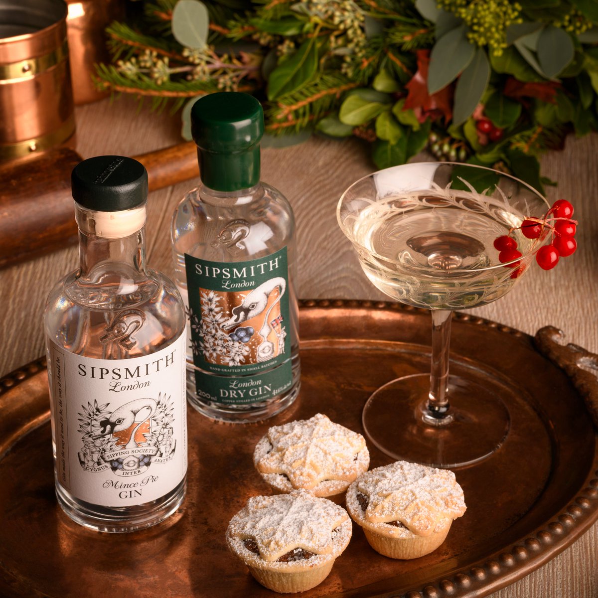 sipsmith's tweet photo. Leave something a little different for Father Christmas this year but remember to save some for yourself too. Order our Mince Pie Gin direct from the Distillery or in person at the Sipsmith Gin Shop 192 Piccadilly. https://t.co/4cPxZbHxtg https://t.co/j4TmFCXqoP