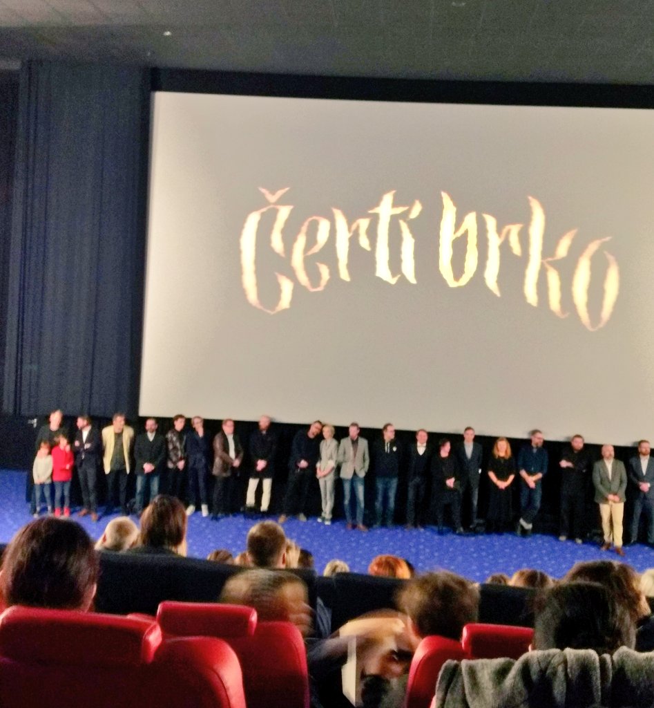 Soleil_cz's tweet photo. Ještě k tomu #certibrko ... po dlouhé době pohádka co se mi líbila. Vtipná, moderní. A že je v ní politika? Je to o úhlu pohledu, kdo co v tom vidí a jak se ho současné dění dotýká. Mě to oproti filmové kritičce Mirce neotravovalo 😊 #jentak https://t.co/fvM2qebLRZ