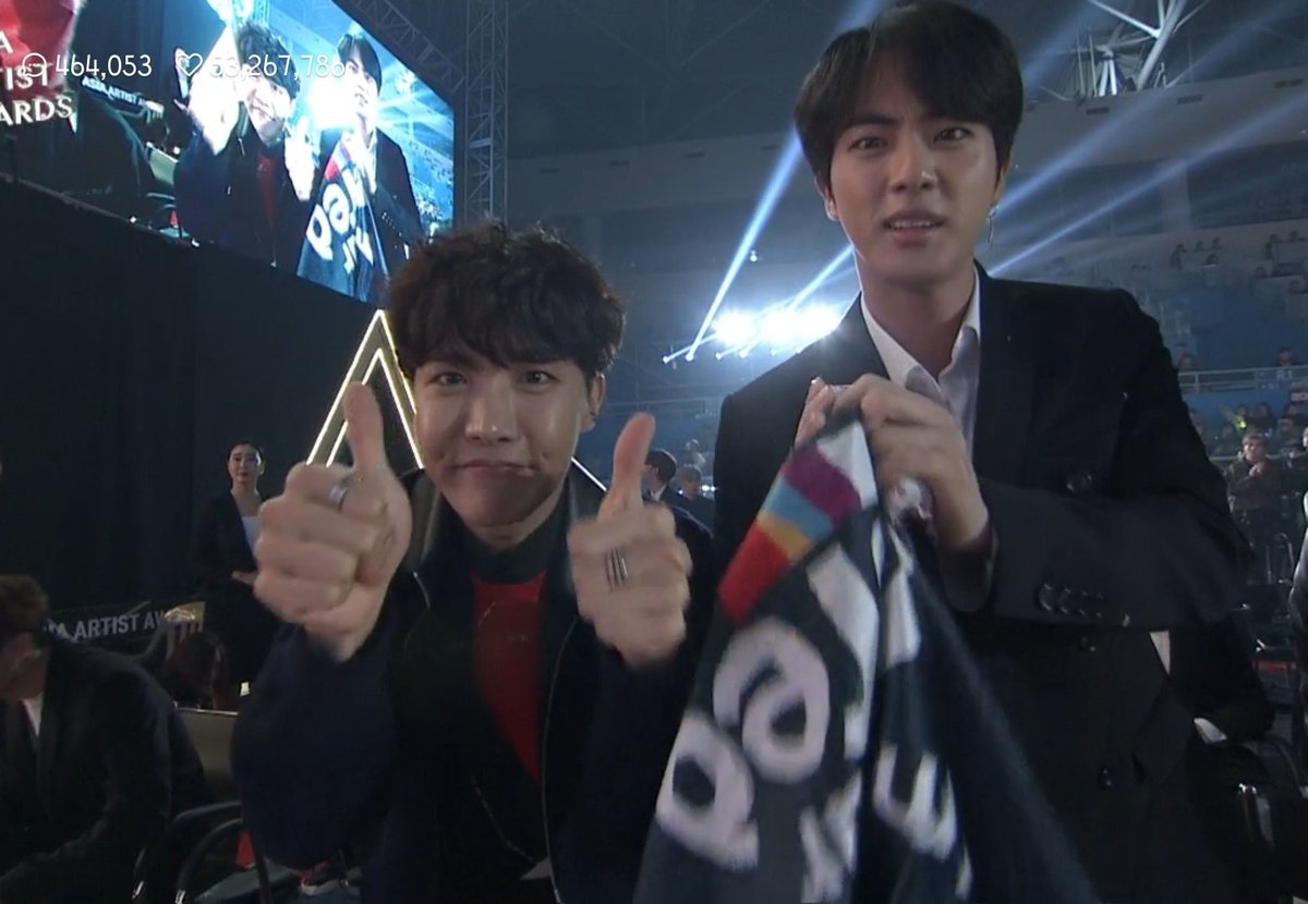JMLOVEMODE's tweet photo. 🏆성득쌤 축하드려요!!!🎉🎉

#MAMAVOTE  #BTS⁠ ⁠ @BTS_twt https://t.co/h2mxitOEXK