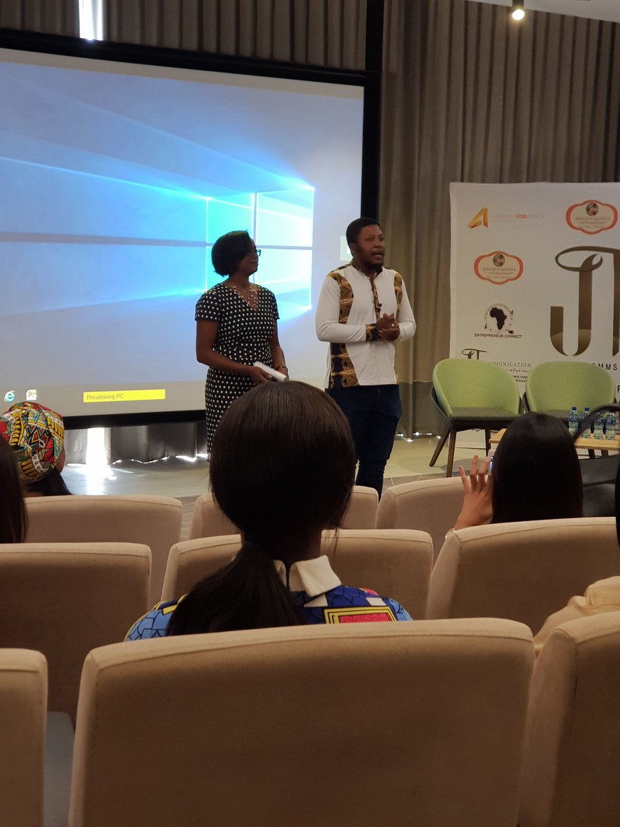YayaMagazine's tweet photo. Always great to see some familiar faces in the room, come hola @YayaMagazine
At lunchtime or during the #networking session at #ECAFRICA100 launch event 

#GenerationYaya 
@jtcomms
@vanessaperumal
@VeniciaGuinot 
@#Afrique 
#Africa 
#SouthAfrica 
#Entrepeneurs 
#AfricansForAfrica https://t.co/y6xnjjdZ8V