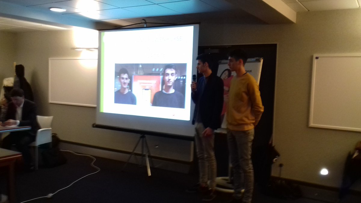 Dernier conseil de région #BourgogneFrancheComte <a href="/hmutuelle/">Harmonie Mutuelle</a> présentation de nos volontaires #servicesciviques Louis &amp; Simon dont la mission principale est la lutte contre la #fracturenumerique <a href="/HCiviques/">Harmonie Mutuelle Services Civiques</a>