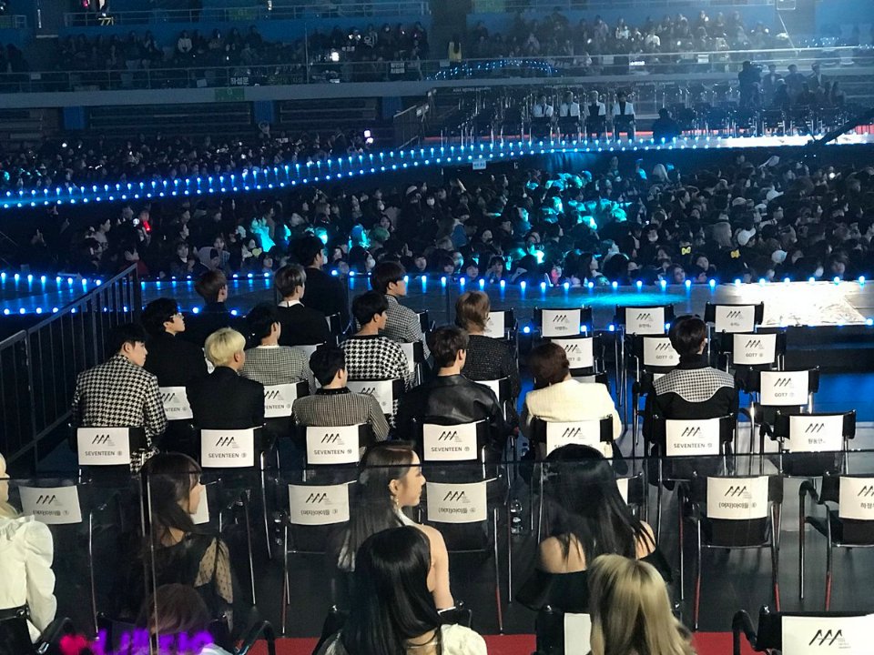 howoozidan's tweet photo. what seating arrangement is this? 1s 2s 2p 3s 3p 4s 3d 4p 5s- https://t.co/SeZj716FXv