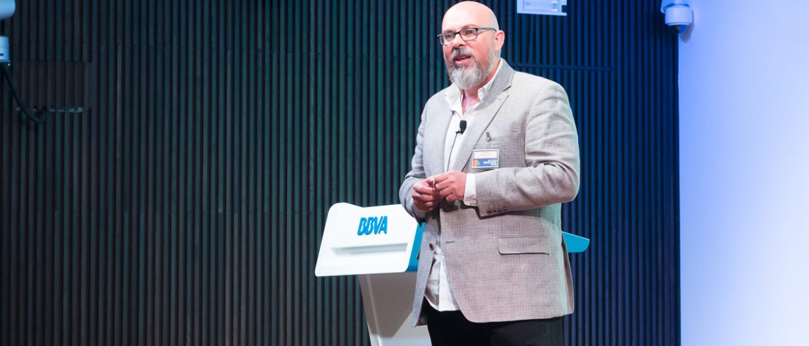 EduConectada's tweet photo. Los y las docentes siempre serán los grandes agentes del cambio y de la #InnovaciónEducativa. Estas y otras reflexiones motivadoras de @ftsaez en el #TrainingDigital #AcciónMagistral. ¿Te lo vas a perder? https://t.co/S2WJLgXUiz https://t.co/y8M4FQQaqQ