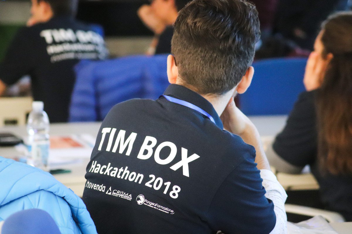 centroELIS's tweet photo. 3...2...1… via! 🚀Inizia il #TIMBOXhackathon qui in #ELIS. La maratona coinvolge 40 ragazzi che, divisi in 8 #team, avranno a disposizione 3 giorni per sviluppare soluzioni innovative per le tecnologie #TIMbox.
Cosa si inventeranno? #staytuned https://t.co/G60eiAZOmf
