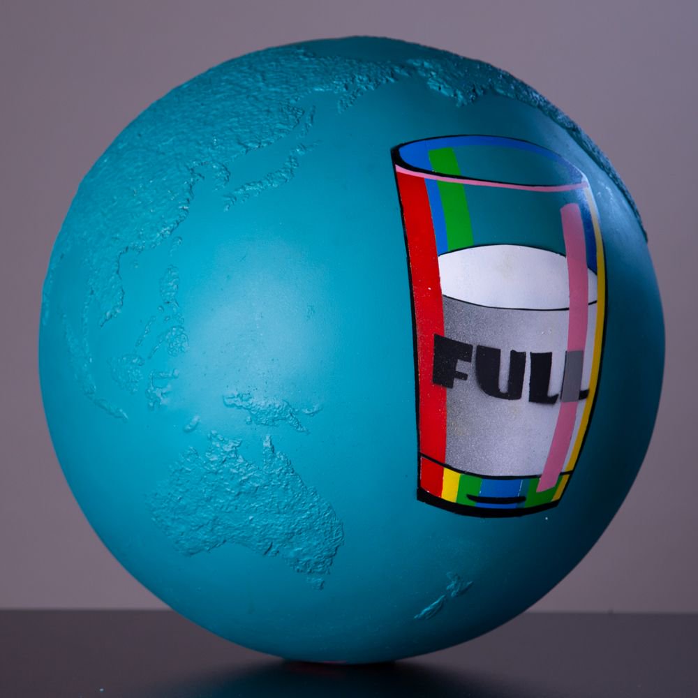 9 hrs until the end of the auction! This globe could be yours with just a few clicks! 

#25 Glass Half Full - by Solus <a href="/SolusStreetArt/">Solus Art</a> 
galabid.com/auction/globes…
<a href="/GOALWhatonEarth/">GOAL - What on Earth</a> #GOALWhatonEarth @goal_global 
#globalgoals #SDGs #artistsofinstagram #creative