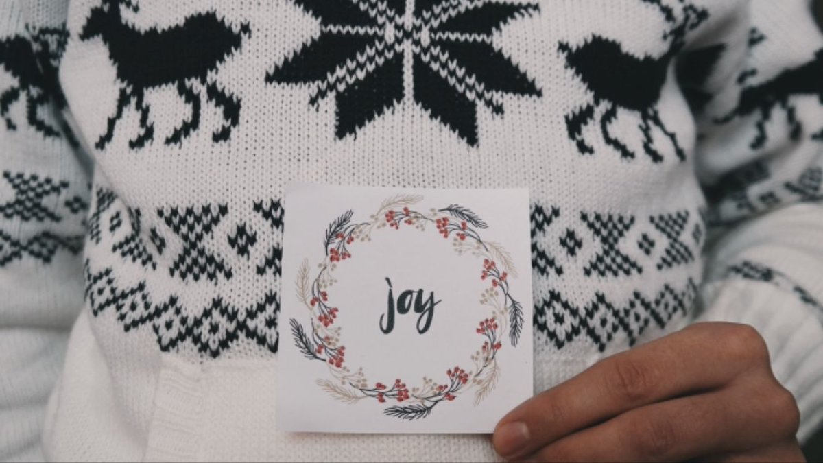 BespokeBegin's tweet photo. The Christmas period should bring one word... Joy! So be with your loved ones when you can and give the one thing that will last forever, Memories 😍😘💍 #Joy #Festive #Laugh #Memories #Love #Weddings https://t.co/Qn6sYRg96m