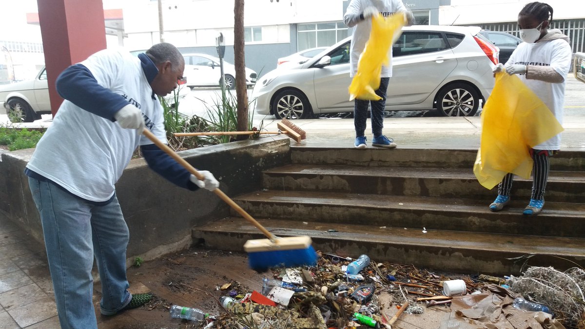 The_MBDA's tweet photo. Come rain or shine, there is no stopping the #CentralCleanUp.
#WednesdayMotivation to continue with the goal at hand. 

@AlgoaFM @HeraldPE @NMandelaBaymuni @KingfisherFMnmb https://t.co/8AAZhCRDnp