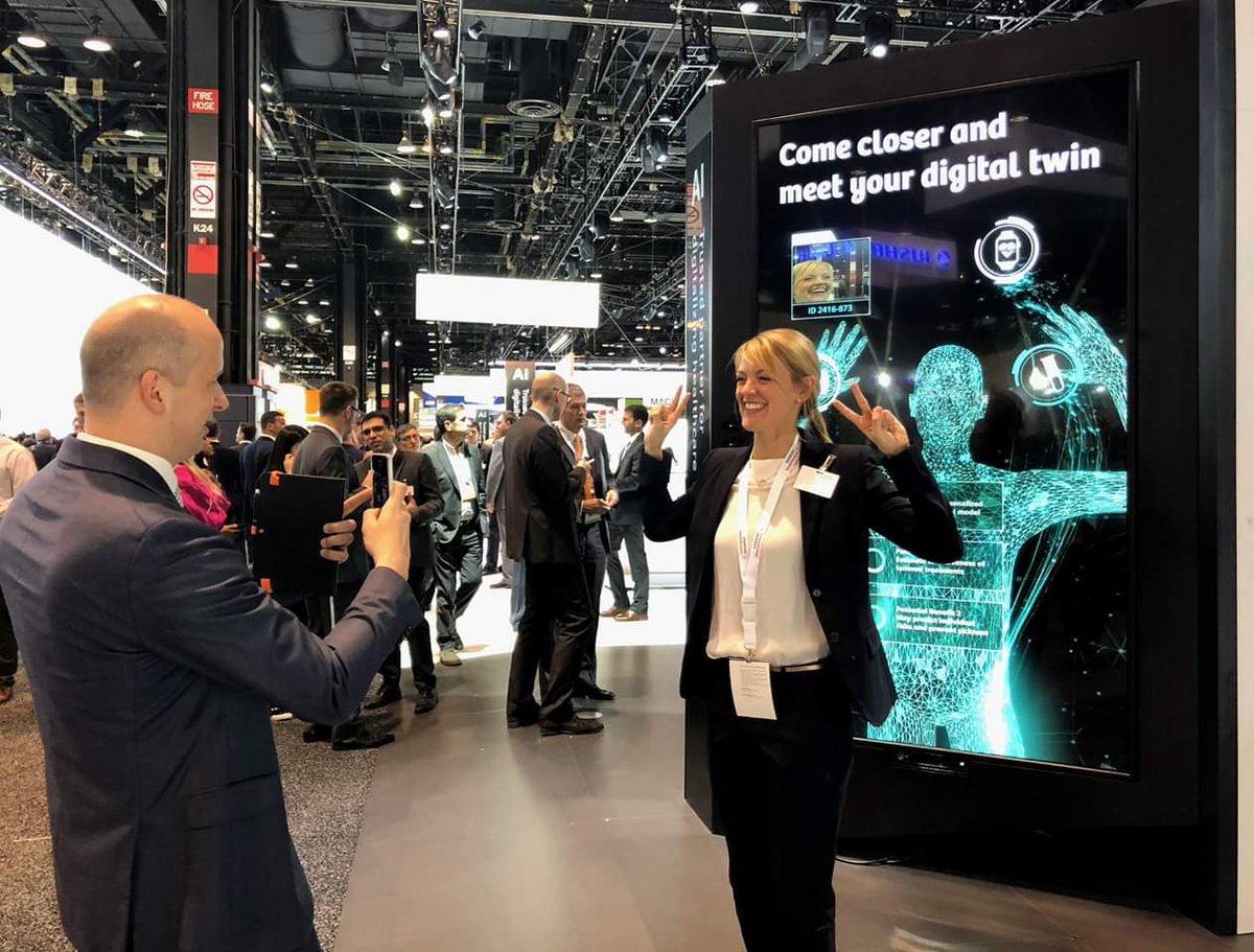 clicksolutions's tweet image. Auf dem #RSNA2018 setzen wir mit @lachsvonachtern für Siemens Healthineers die #Digitalisierung des Gesundheitswesens in Szene. Interaktive Exponate, Touch-Apps und Animationen präsentieren #KI, wegweisende Services sowie innovative CT- und MRT-Scanner für die Gesundheitsbranche.