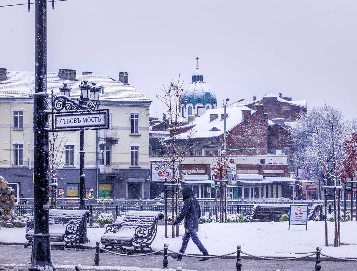 SofiaMoments's tweet photo. Зимна #София
#Sofia #България #софийскимоменти #bulgariatravel #Bulgaria #sofiamoments #град #sofiatourism #citydawn #city #cityscape #citylife #citymoments #cityview #architecture #dawn #cityphotography #sofiacity #bulgariatravel #winter #sofiawinter https://t.co/7nUNbUMTPR
