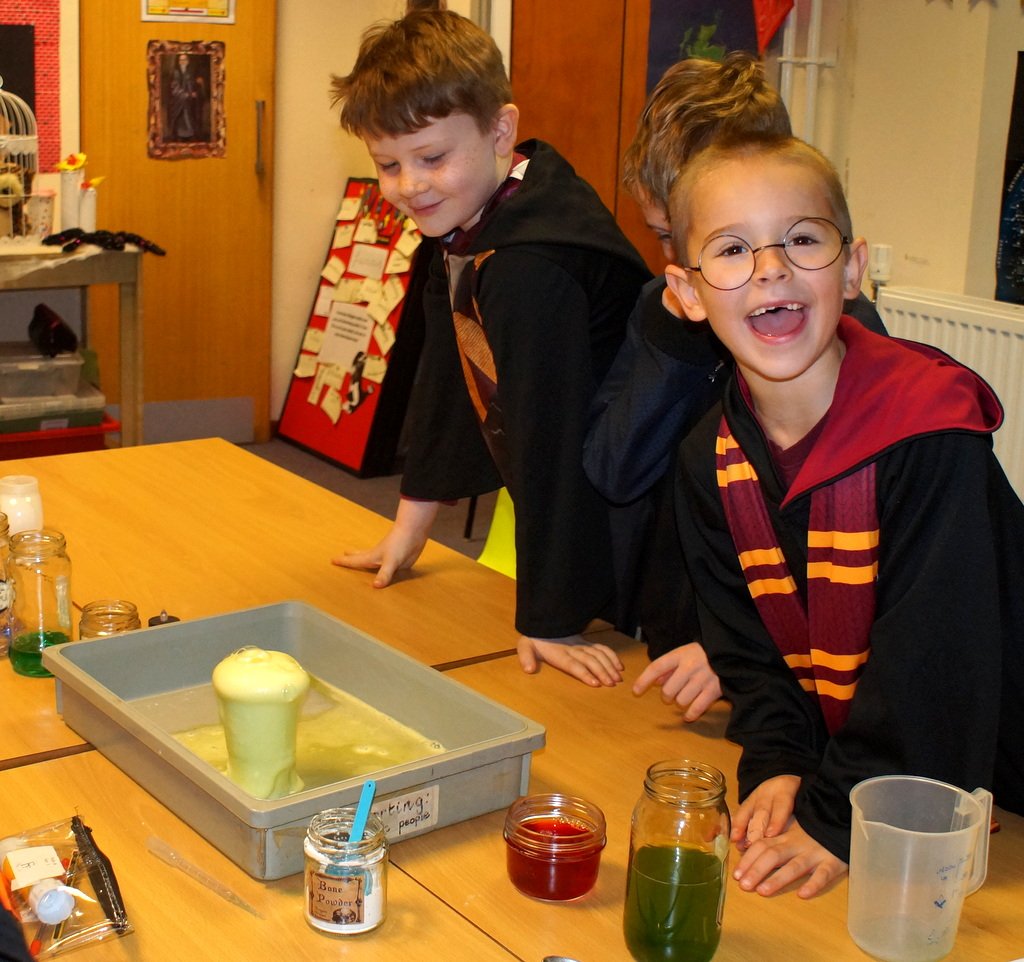 Florendine1's tweet photo. Loving potion day at Flogwarts @Florendine1 @tamworthherald #magicalweek https://t.co/K4EhOOPOEv