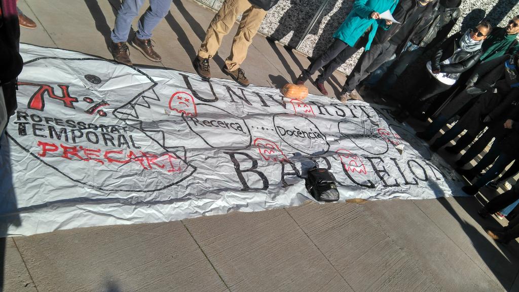 D-Recerca Precària tweet media