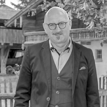 Ich darf als stellv. #Vorstand im #Ausschuss #Bauen #Wohnen #Verkehr mitarbeiten. Dieser bündelt eine grosse Herausforderung für die kommenden Jahre. #ManfredEibl #Ausschussarbeit #FreieWählerLandtagsfraktion