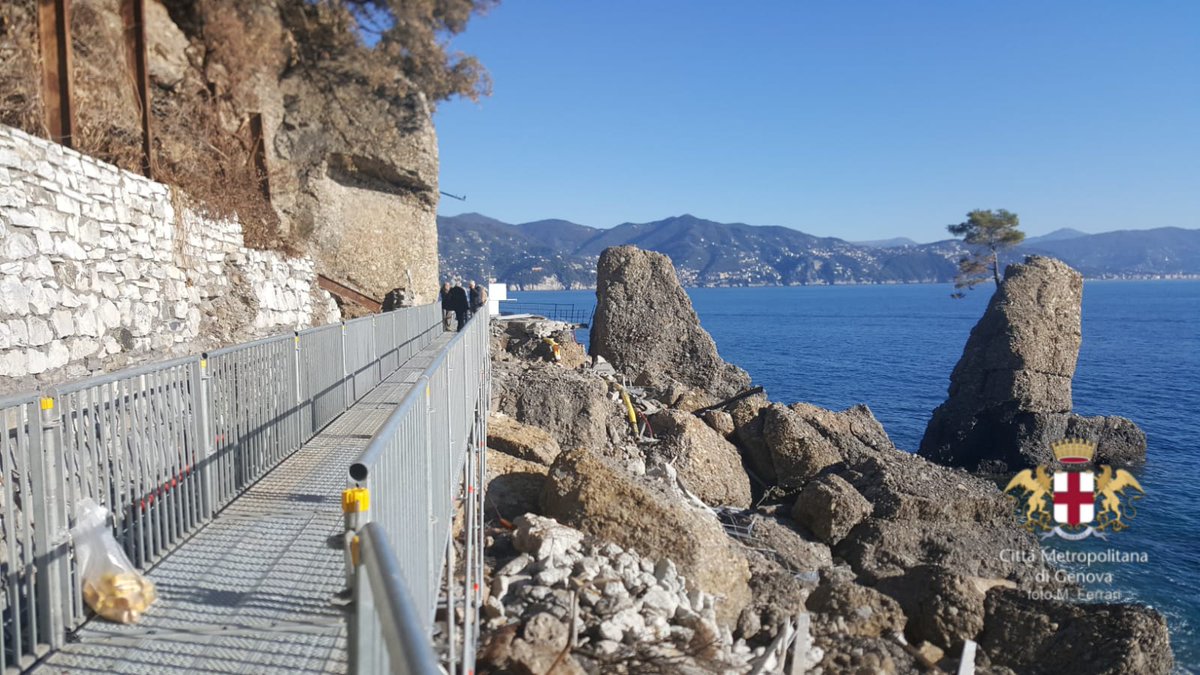 GenovaMetropoli's tweet photo. #SP227 di #Portofino: procedono spediti i lavori di costruzione della passerella pedonale approfittando delle buone condizioni meteo. Tempi previsti rispettati @GenovaMetropoli @fsenarega https://t.co/4sMETWy1gz