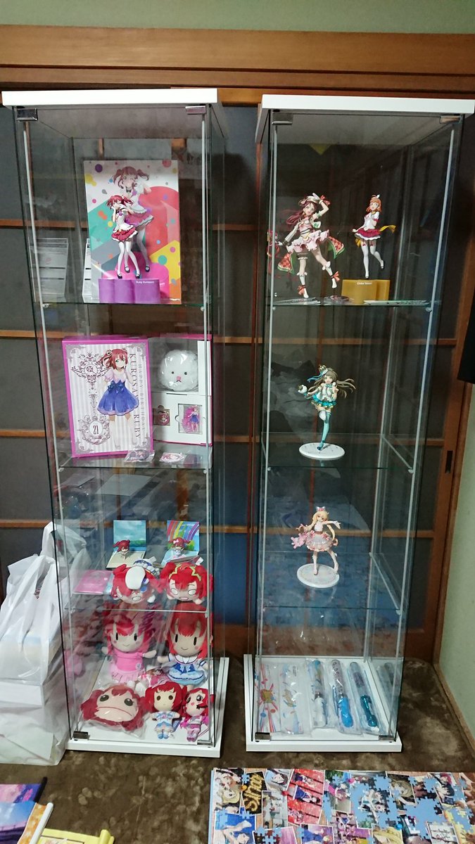 Yu文化人 少しずつaqours なラブライブだらけの部屋になってきた ﾗﾌﾞﾗｲﾌﾞ 以外のﾌｨｷﾞｭｱは後で移動させよう まだグッズやらﾀﾍﾟｽﾄﾘｰが床に置きっぱなしだから少しずつ飾って行こ 使ってなかった部屋 とはいえもっと洋風な綺麗な部屋が欲しいし