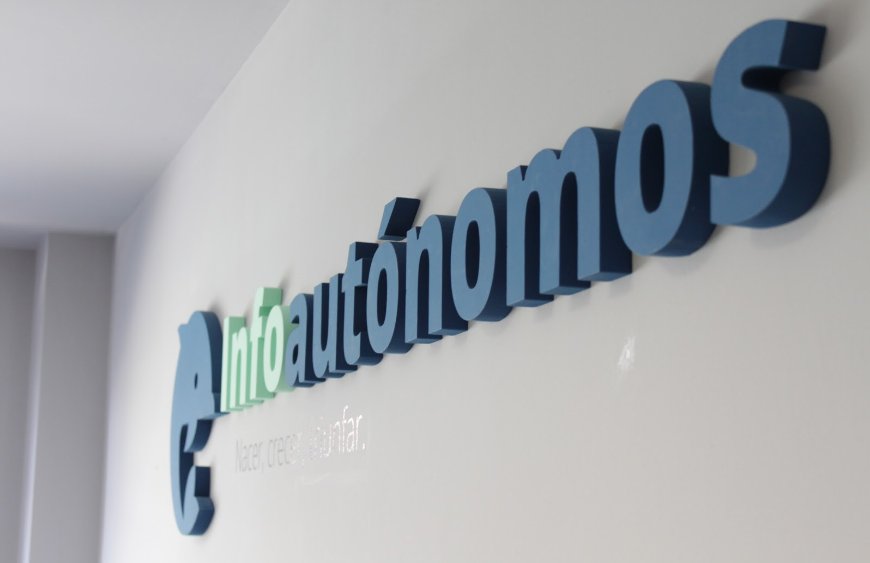 SomosMuno's tweet photo. Los autónomos necesitan servicios exclusivos que se adapten a sus necesidades y no al revés, por eso el equipo de @infoautonomos y Muno se entienden tan bien. Podéis descubrir su historia en https://t.co/IrKAbdr49X https://t.co/iWxGwo2JzP
