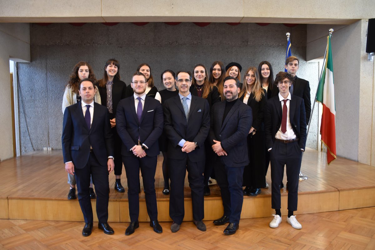 ModelUNations's tweet photo. Grazie @ItalyinChina e @PechinoIic per aver organizzato l'incontro con gli studenti @ModelUNations in rappresentanza delle università italiane partecipanti a #NMUNCHINA2018 @UniLUISS @Unibocconi @Unicatt https://t.co/PwRJ8RBswF