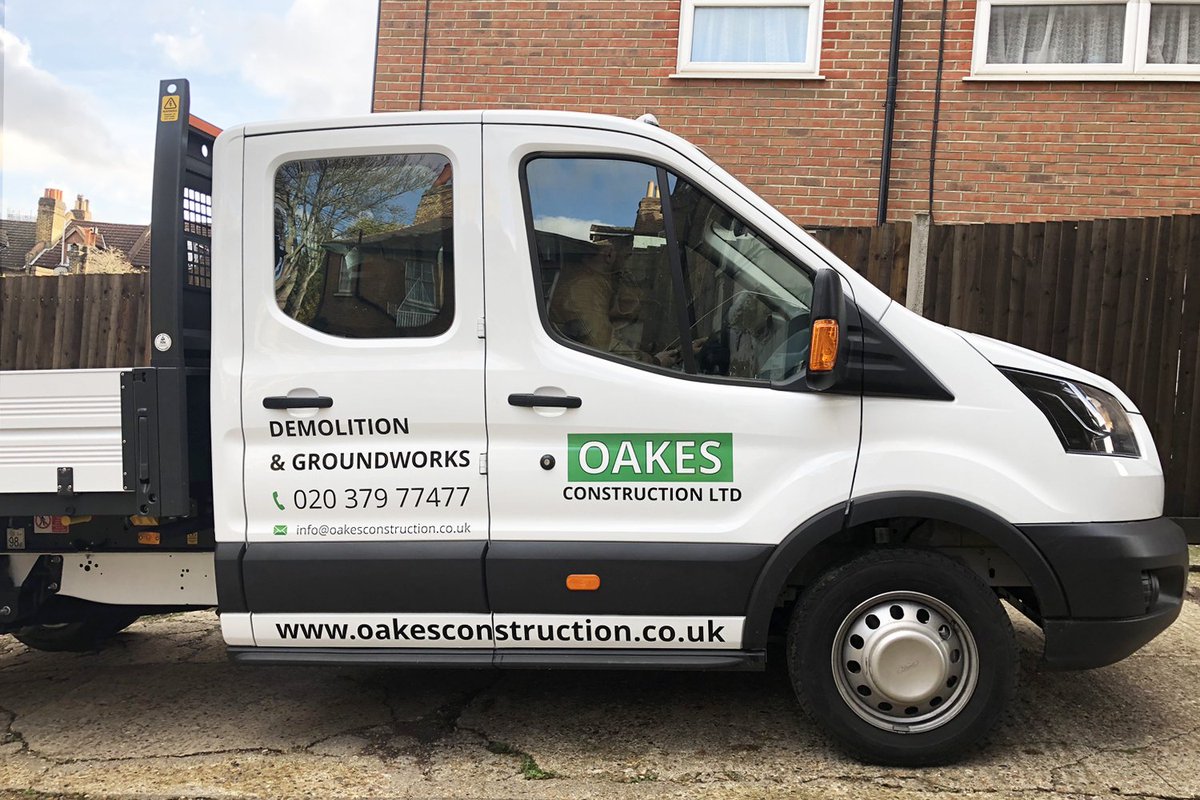GreenSignUK's tweet photo. Tipper signage for OAKES Construction Ltd 

#tippersign #signcompany https://t.co/2MjttOG8GP