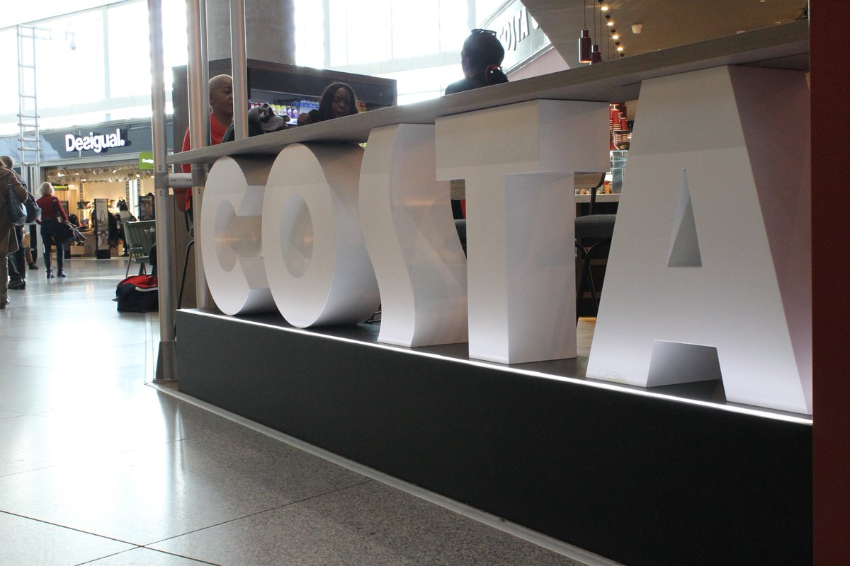 ¡Nuevo #cafetería Costa Coffee @CostaCoffeeESP en la Terminal 3 del aeropuerto de #Málaga! ¡Nos encanta como ha quedado este #localcomercial! #reforma #construcción #retail cor.to/GRdW